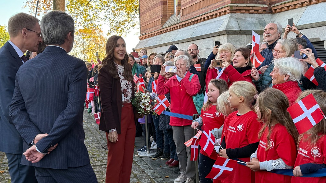 Liveblog: Das dänische Königspaar in Kiel – mit der Fähre zur Energiekonferenz