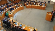 Eine Ratsversammlung in Neumünster. © NDR Foto: Christian Lang