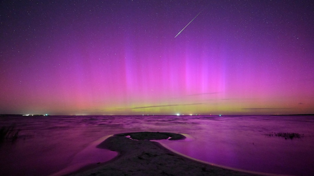 Polarlicht und Perseiden gleichzeitig am Himmel über SH