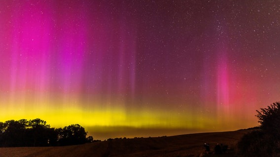 Polarlichter über Schleswig-Holstein. © Sternwarte Kronshagen Foto: Carsten Jonas