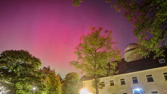 Polarlichter über Neumünster. © vhs Sternwarte Neumünster Foto: Marco Ludwig