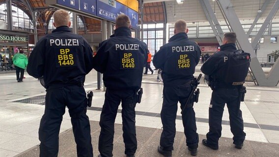 Polizeieinsatz am Kieler Hbf. © NDR Foto: Moritz Kodlin