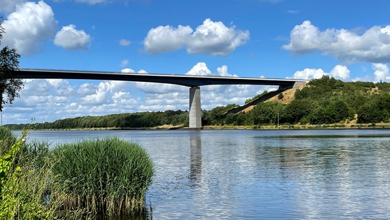 Die Autobahnbrücke über den Nord-Ostsee-Kanal in Schafstedt. © Stephanie Rodenborg Foto: Stephanie Rodenborg