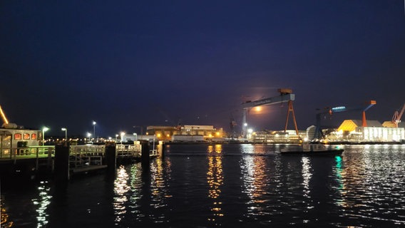 Die Kieler Förde bei Nacht. © Karen Francke Foto: Karen Francke