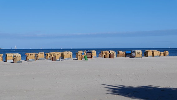 Strandkörbe stehen am Strand von Laboe. © Ludger Klinkenbusch Foto: Ludger Klinkenbusch