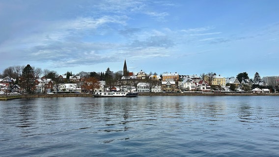 Der winterliche Blick über das Wasser beim Eckernförder Hafen. © Freya von Eckardstein-Kirchhoff Foto: Freya von Eckardstein-Kirchhoff