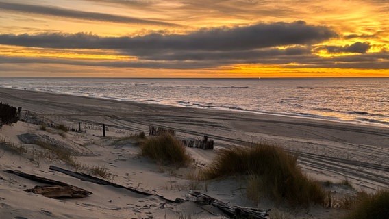 Sonnenuntergang am Westerländer Strand auf Sylt. © Thomas Hauschildt Foto: Thomas Hauschildt