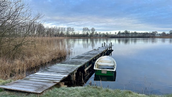 Morgenstimmung an einem Steg am Söbyer See. © Freya von Eckardstein-Kirchhoff Foto: Freya von Eckardstein-Kirchhoff