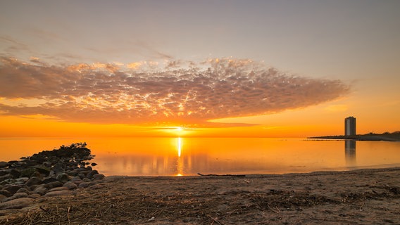 Sonnenuntergang über der Nordsee in Büsum. © Ralf Horstmann Foto: Ralf Horstmann