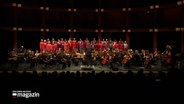 Eine Totale Orchester und Chor © NDR Foto: NDR Screenshots