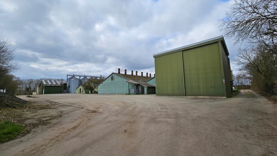 Ein Landwirtschaftlicher Hof © NDR Foto: Johannes Tran