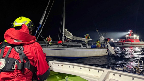 Ein Einsatz der Seenotretter Nordwestlich der Insel Fehmarn. © Deutsche Gesellschaft zur Rettung Schiffbrüchiger (DGzRS) 