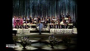 Bert Kaempfert dirigiert ein Orchester © NDR Foto: NDR Screenshot