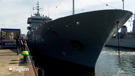 Das Versorgungsschiff "Werra" der deutschen Marine © NDR Foto: NDR Screenshot