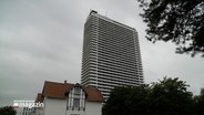 Ein Blick auf das Hotel an der Lübecker Bucht © NDR Foto: NDR Screenshot