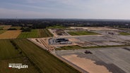 Eine Luftbildaufnahme der Baustelle der Firma Northvolt in Heide © NDR Foto: NDR Screenshot