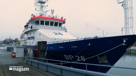 Das Schieff "BP 26" Der Bundespolizei in Neustadt in Holstein im Hafen © NDR Foto: NDR Screenshot