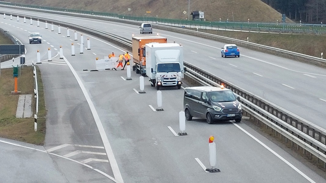 B404 Zwischen Klein Barkau Und Nettelsee Wieder Frei | NDR.de ...