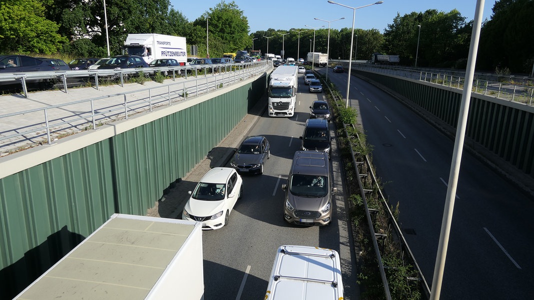 Baustellen In Kiel Sorgen Für Staus Und Verkehrs-Chaos | NDR.de ...