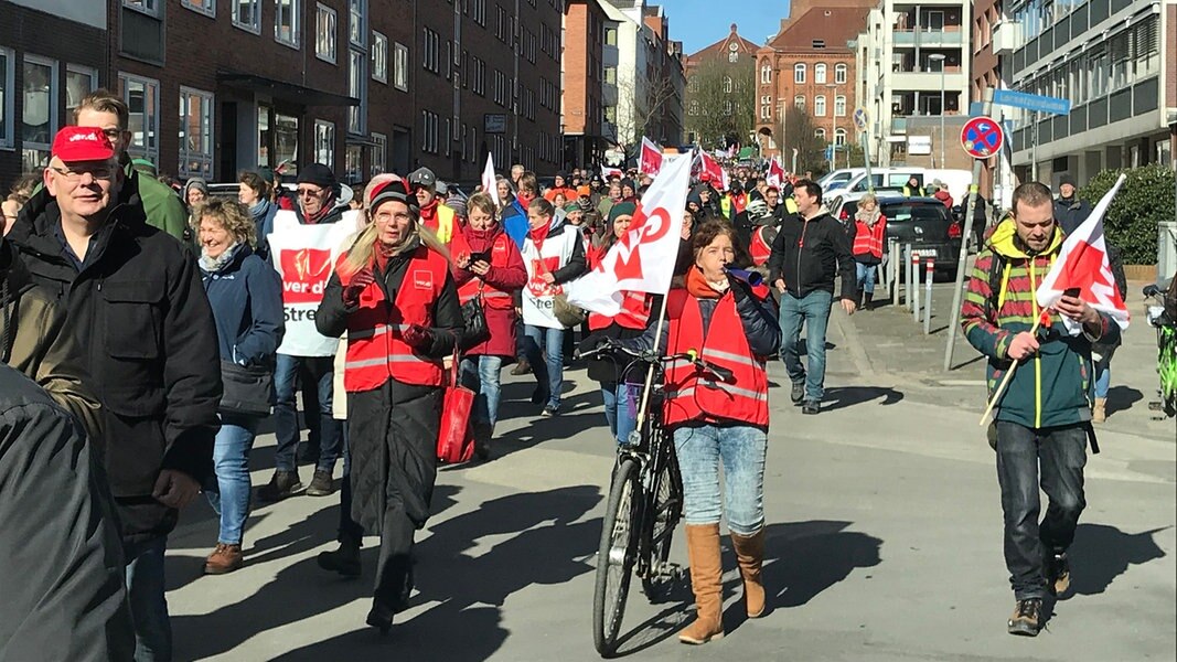 Mitarbeiter im öffentlichen Dienst streiken NDR.de