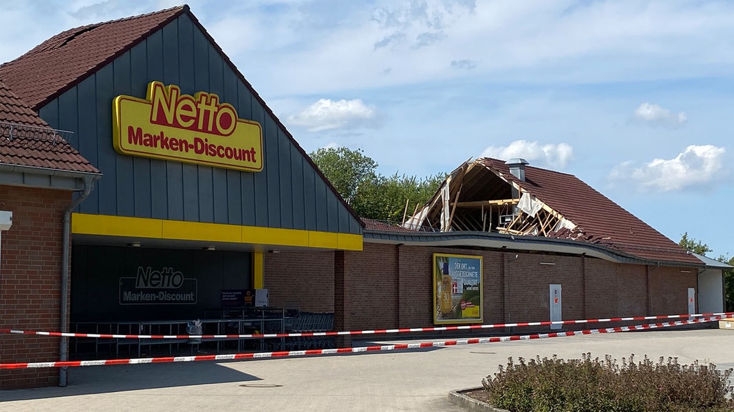 Ermittlungen nach Einsturz von Supermarkt-Dach in Ratzeburg