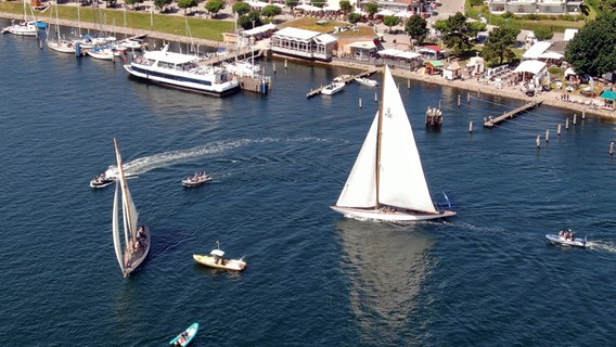 Die 12er Yachten Trivia und Cintra segeln um den Rotspon-Cup im Rahmen der 130. Travemünder Woche. © Johannes Kahts 