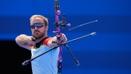 Bogenschütze Florian Unruh bei Olympia in Paris 2024. © picture alliance / ASSOCIATED PRESS Foto: Rebecca Blackwell