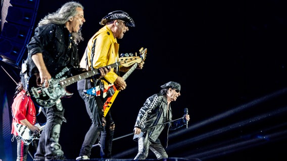 Die Scorpions bei einem Auftritt auf dem Wacken Open Air 2024. © dpa-Bildfunk Foto: Axel Heimken