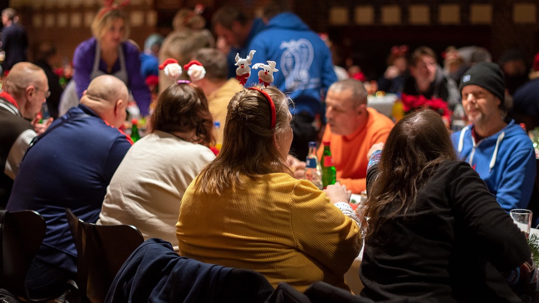 Weihnachtsessen für wohnungslose Menschen in Kiel