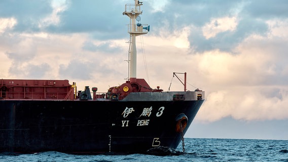 Das chinesische Frachtschiff "Yi Peng 3" am 20. November 2024 in Kattegat. © picture alliance / Ritzau Scanpix Foto: Mikkel Berg Pedersen