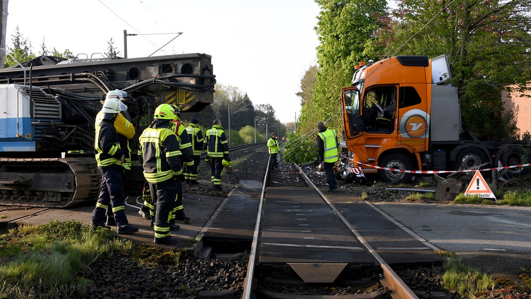 Bei Rendsburg Viele Verletzte nach Zugunglück NDR.de