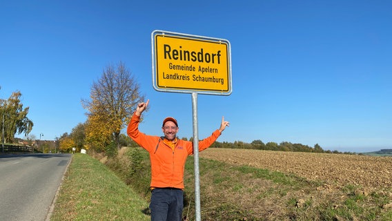 Schorse besucht auf der "Der beste Ort der Welt"-Tour Reinsdorf im Landkreis Schaumburg. © NDR Foto: Bernd Drechsler