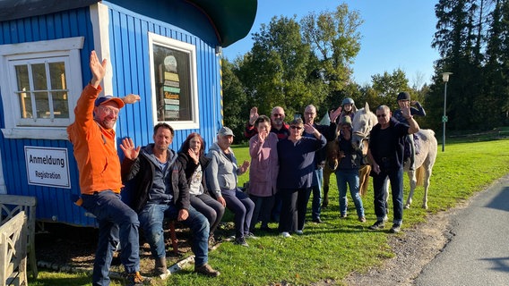 Schorse besucht auf der "Der beste Ort der Welt"-Tour Reinsdorf im Landkreis Schaumburg. © NDR Foto: Bernd Drechsler