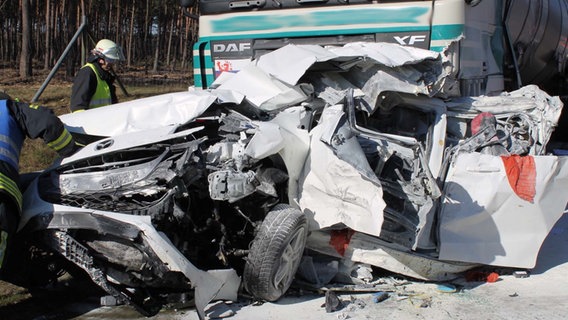 Die Feuerwehr Walsrode beim Einsatz auf der A7. © Freiwillige Feuerwehr Walsrode 