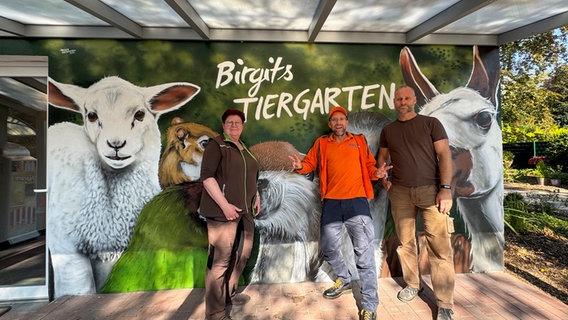 Schorse besucht auf der "Der beste Ort der Welt"-Tour Rechtsupweg. © NDR 