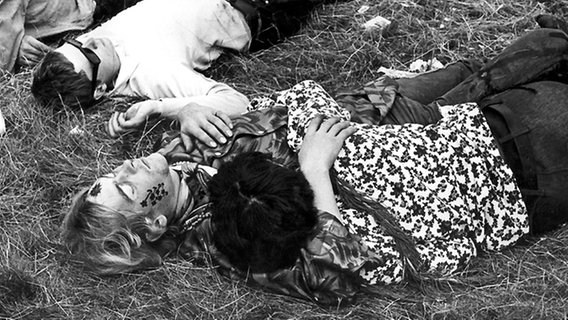 Hippies Ende der 60er-Jahre in Deutschland © picture-alliance/dpa Foto: UPI