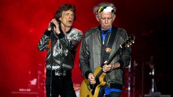 Open Air der Rolling Stones im Hamburger Stadtpark am 9. September 2017: Mick Jagger (li.) und Keith Richards © NDR Foto: Mirko Hannemann