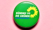 Logo Bündnis 90/Die Grünen (Anstecker) © picture alliance / Bildagentur-online/Ohde 