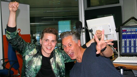 Felix Jaehn im NDR 2 Studio | NDR.de - NDR 2 - Sendungen ...