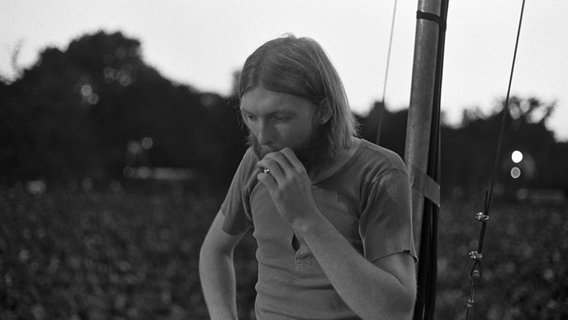 Der Blues-Rock Gitarrist Duane Allman 1971 nach einem Konzert in Boston. © picture alliance / Peter Tarnoff/ MediaPunch Foto: Peter Tarnoff/ MediaPunch