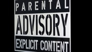 Das "Parental Advisory" Label für Audioaufnahmen © IMAGO / Dreamstime 