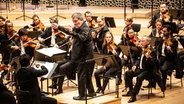 Das NDR Elbphilharmonie Orchester spielt im Rahmen des NDR Festivals "Kosmos Bartók" das Eröffnungskonzert in der Elbphilharmonie. © NDR/Andy Spyra Foto: Andy Spyra