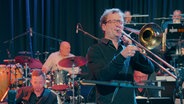 Screenshot: Posaunist Klaus Heidenreich von der NDR Bigband im Konzert im Rolf-Liebermann-Studio. © NDR Foto: Screenshot