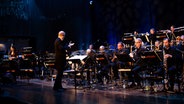 Die NDR Bigband im Konzert mit Tenorsaxofonistin Trish Clowes in Hannover. © NDR Foto: Andy Spyra