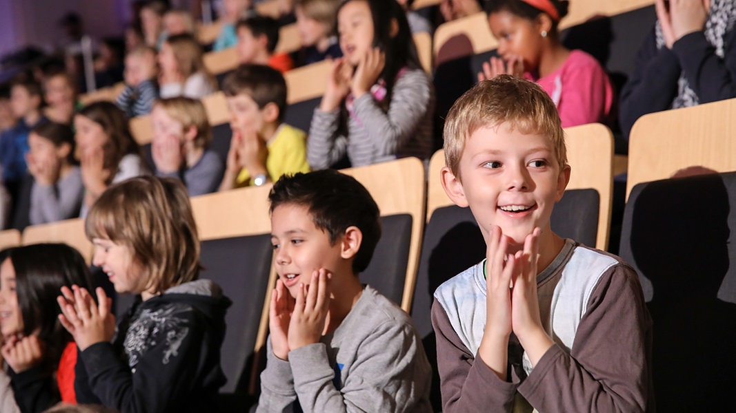 Schulkinder singen Kanon NDR.de Orchester und Chor