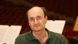 Der Chefdirigent der NDR Radiophilharmonie <b>Andrew Manze</b>. © NDR - manze258_v-contentklein
