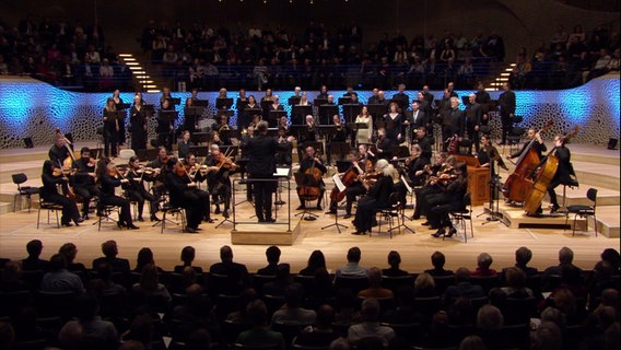 Das NDR Vokalensemble und die Kammerakademie Potsdam unter der Leitung von Klaas Stok live aus der Elbphilharmonie Hamburg am 22.02.2025. © Screenshot 