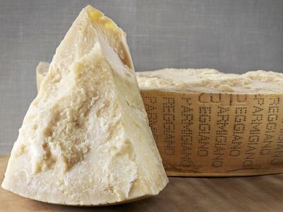 Parmesan Kaufen Gerieben Oder Am Stuck Ndr De Ratgeber Verbraucher