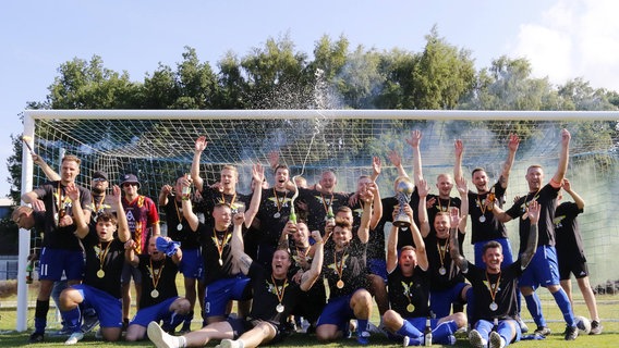 Der Tribseeser SV hat den Kreispokal Vorpommern-Rügen gewonnen. © Ulf Lange Foto: Ulf Lange