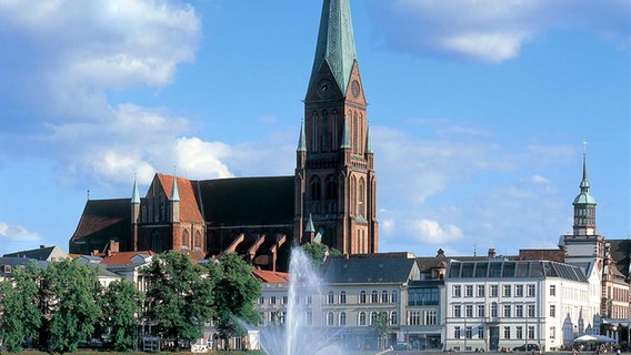 Der Schweriner Dom  Foto: Jutta Brüdern